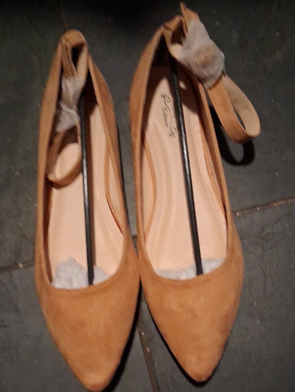 NIB Mila Lady Collection Tan Suede Pointed Toe Ankle Strap Flats 8 - Picture 4 of 9